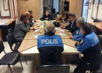 Polisten vatandaşlara ‘yasa dışı bahis’ ve ‘dolandırıcılık’ bilgilendirmesi