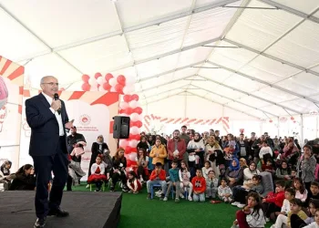 Er, Çocukların neşesine ortak oldu