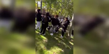 Eyüpsultan’da kız öğrenciler arasında kavga: Darp edilen arkadaşları bayıldı