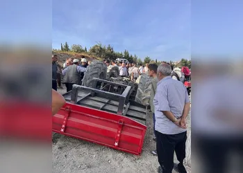 Parkta bıçaklı kavga, yaralanan iki kişi hastaneye kaldırıldı