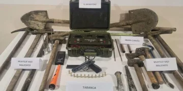 Sinop’ta kaçak kazı yapan şahıslara suçüstü: 3 gözaltı