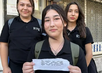 Eyüpsultan’da yolda para bulan 3 kız öğrenciden örnek davranış