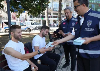 Polisten vatandaşlara ‘yasa dışı bahis’ ve ‘dolandırıcılık’ bilgilendirmesi