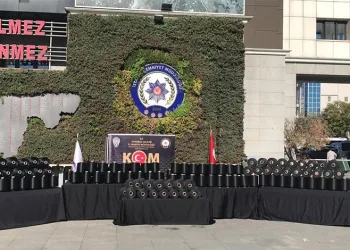 İstanbul’da kaçak iplik operasyonu: 10 ton polyester iplik ele geçirildi