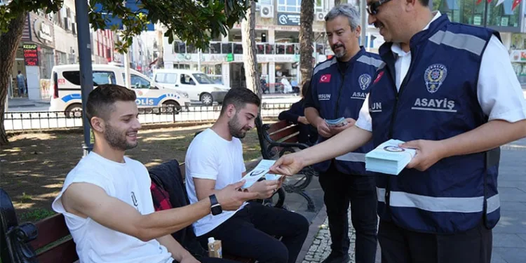 Polisten vatandaşlara ‘yasa dışı bahis’ ve ‘dolandırıcılık’ bilgilendirmesi