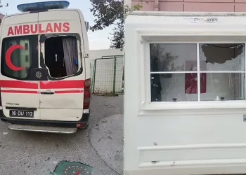Bursa’da ambulansın ve güvenlik kulübesinin camlarını kırdılar