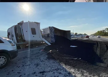 Otomobil ile motosiklet çarpıştı: 1 yaralı