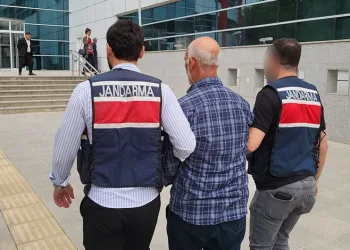 Öğrenciler ile terör örgütü mensuplarını buluşturan dernek yöneticisi yakalandı