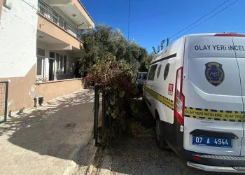 Eyüpsultan’da kız öğrenciler arasında kavga: Darp edilen arkadaşları bayıldı