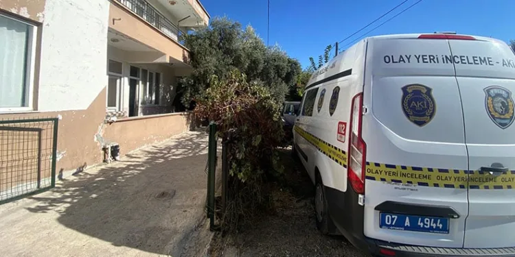Eyüpsultan’da kız öğrenciler arasında kavga: Darp edilen arkadaşları bayıldı