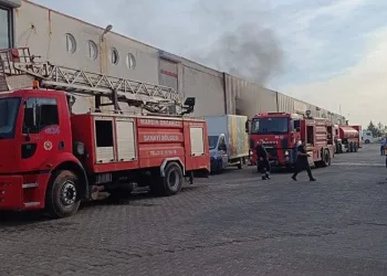Jandarma şüpheli araçta silah ve uyuşturucu ele geçirdi: 5 gözaltı
