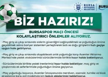 Bursa’da kahvehane sular altında kaldı, vatandaşlar oyuna devam etti