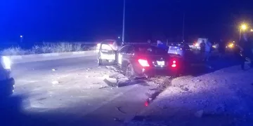 Parkta bıçaklı kavga, yaralanan iki kişi hastaneye kaldırıldı