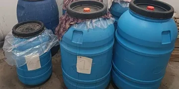 Evinin deposunda ürettiği alkolleri satan şüpheli yakalandı