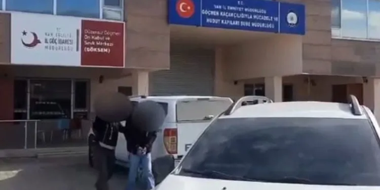 Polisin öldürüldüğü silahlı saldırının görüntüsü ortaya çıktı