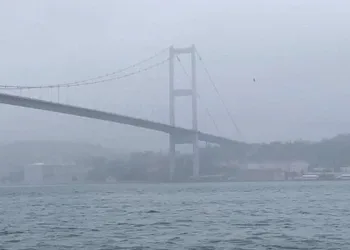 İstanbul Boğazı trafiğe kapatıldı