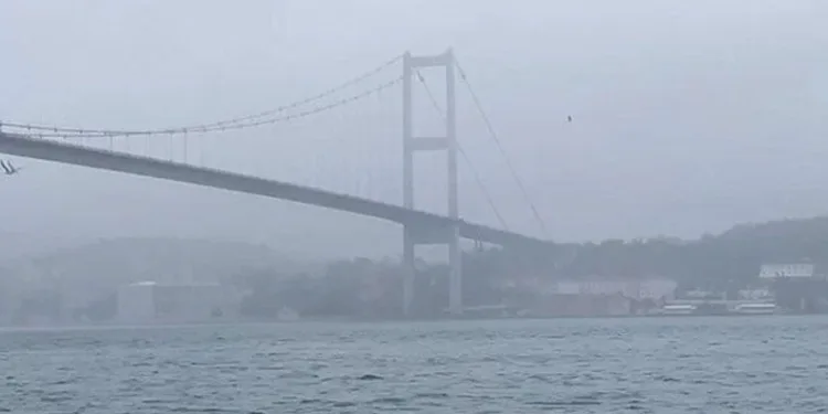 İstanbul Boğazı trafiğe kapatıldı