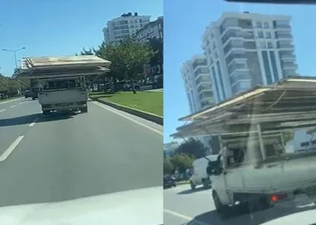 Trafikte tehlike saçan görüntü: Yolun yarısını kaplayarak malzeme taşıdı
