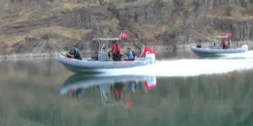 Parkta bıçaklı kavga, yaralanan iki kişi hastaneye kaldırıldı