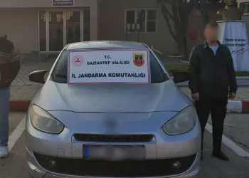 Eyüpsultan’da yolda para bulan 3 kız öğrenciden örnek davranış