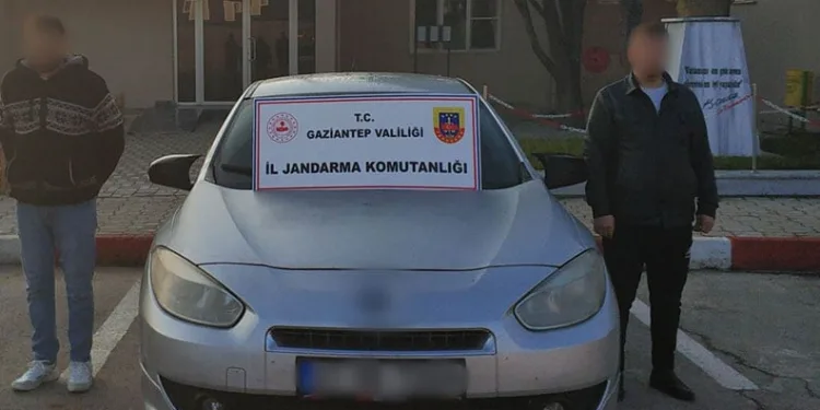 Eyüpsultan’da yolda para bulan 3 kız öğrenciden örnek davranış