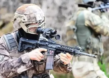 Polisin öldürüldüğü silahlı saldırının görüntüsü ortaya çıktı