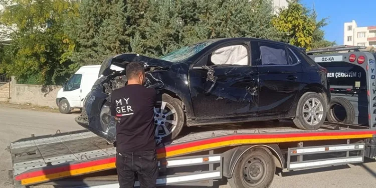 Elazığ’da otomobil takla attı: 1 yaralı