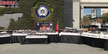 Öğrenciler ile terör örgütü mensuplarını buluşturan dernek yöneticisi yakalandı