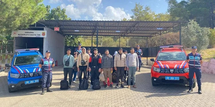 Didim’de 21 düzensiz göçmen yakalandı
