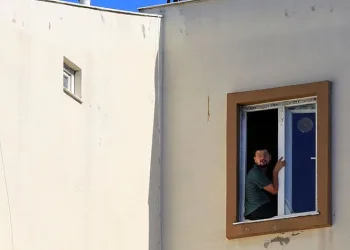 Eyüpsultan’da yolda para bulan 3 kız öğrenciden örnek davranış