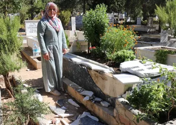 Eyüpsultan’da yolda para bulan 3 kız öğrenciden örnek davranış