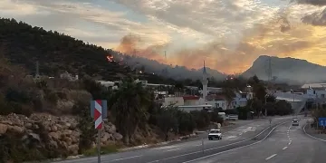 Mersin Bozyazı’da orman yangını büyümeden söndürüldü
