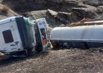Şırnak’ta akaryakıt tankeri devrildi: 1 yaralı