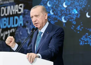 “İnsanlığın tüm kurumlarıyla kan kaybettiği dönemdeyiz”