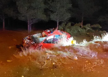 Antalya’da hortum yıkıp geçti, evler ve seralar hasar gördü