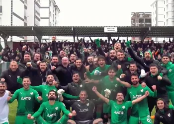 Galibiyet sevinci taraftarlarla birlikte yaşandı