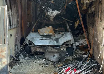 Adana’da 3 katlı müstakil ev yandı