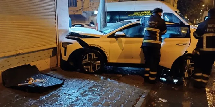 Batman’da otomobiller çarpıştı: 2 yaralı