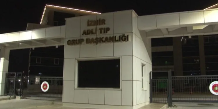 İzmir’de 2 kişi tarafından bıçaklanan şahıs hayatını kaybetti