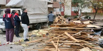 Fırtınada uçan çatılar için hasar tespiti sürüyor