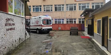 16 yaşındaki öğrenci merdivenden düşerek yaralandı
