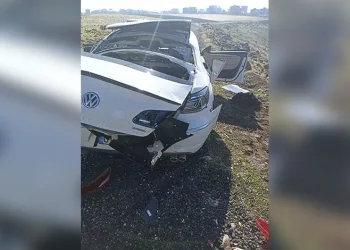 Otomobilde patlayan çakmak gazları aracı bu halde getirdi: 2 yaralı