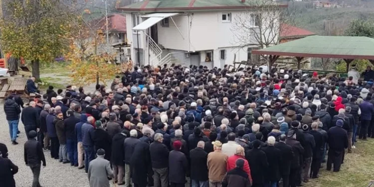 3 farklı evden ziynet eşyası çaldı: Polis kamera kayıtlarından yakaladı
