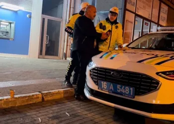 Bursa’da polisin alkollü sürücü ile imtihanı