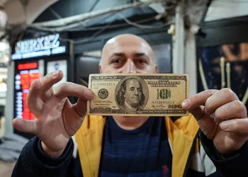 “Sahte dolar krizi devam ediyor”
