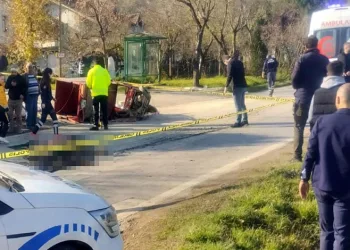 Sakarya’da feci kaza: Baba ve oğlunu ölüm ayırdı