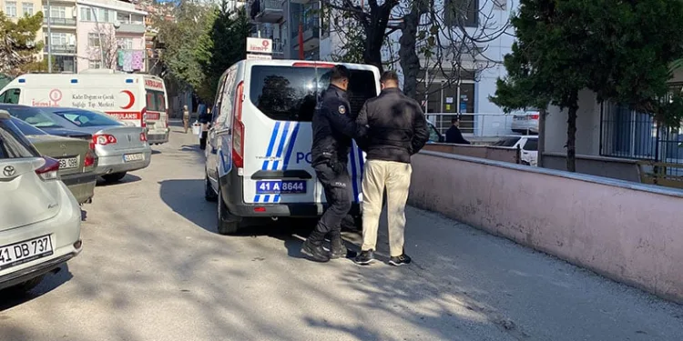 Ehliyet sınavında kopya düzeneği ile yakalandı