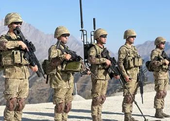 Uyuşturucu ticareti yapan 2 kişi jandarma ekiplerince yakalandı