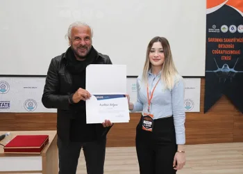 “Dünyadaki tüm güvenlik politikalarının ana unsurunun enerji”