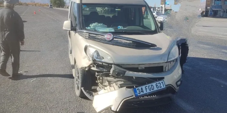 Malatya’da tır ile hafif ticari araç çarpıştı: 1 yaralı